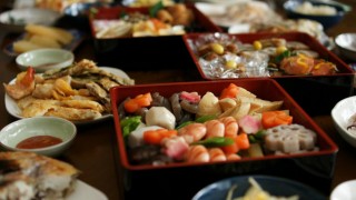 世界「見た目と味が素晴らしい!」おせちりょうりに世界がうっとり!