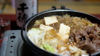 世界「からめて食べる」すき焼きはもっと食べられるべきだ