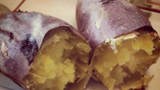 世界「日本は甘い」焼き芋の皮も食べちゃっていいんです