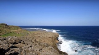 海外「日本だけど心が和む」沖縄県辺戸岬が晴れ渡る空と青い海が素晴らしい!