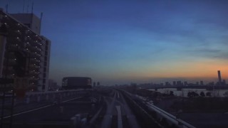 海外「見るだけで癒される!」夕方のゆりかもめは、哀愁とネオン何もかも素敵すぎる!
