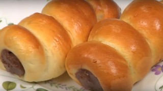 海外「まるこっくて、かわいい?」チョココロネはどっちから世界でも!