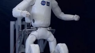 海外「NASAがソニーと協力”PSVR”を利用！」PlayStationVRでのロボット遠隔操作が凄い！