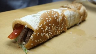 海外「盛り付けがいい!」寿司職人が手掛けるビックまっきに驚き!