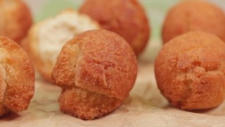 海外「パックンみたい!」沖縄 サーターアンダギーに注目