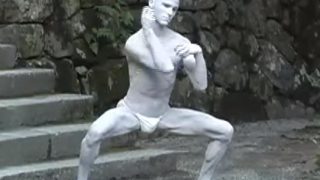 海外「例の人にしか見えない！」舞踏ダンスが素晴らしい