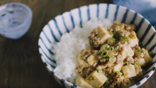 海外「豆板醤味噌で作る!」スタミナ麻婆豆腐の作り方