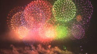 海外「特大花火で魅了！」長岡まつり花火大会が素晴らしい