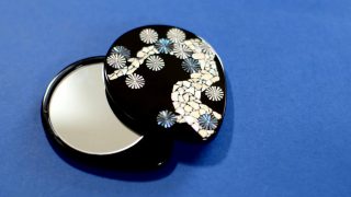 海外「漆と透明な青貝の美しさ！」高岡漆器の洗練された技法がすごい