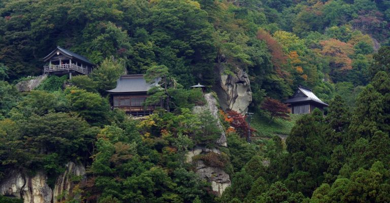 海外「芭蕉も通った山形の絶景」山寺(立石寺)の寺院を山登りしてめぐる旅 世界の反応 さら速
