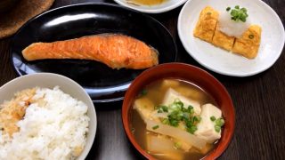 海外「土鍋ごはんとダシを使った味噌汁」日本の朝ごはん 和食編のメニュー
