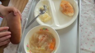 海外「白衣とは思わなかったよ！」日本の学校給食に感動
