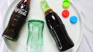 海外「ゼラチンで型を取る」まるごとコカコーラボトルグミの発想がすごい！