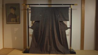 海外「丁寧な手つむぎ・手織物の仕事に感動」結城紬は茨木で最古の織物