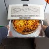 海外「広島 本場の味を3分で」ピザの自動販売機を実際に使って食べてみた感想