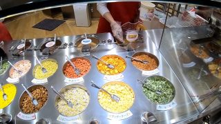 海外「大阪 カップヌードルミュージアムを楽しむ!」自分だけのカップ麺作り体験