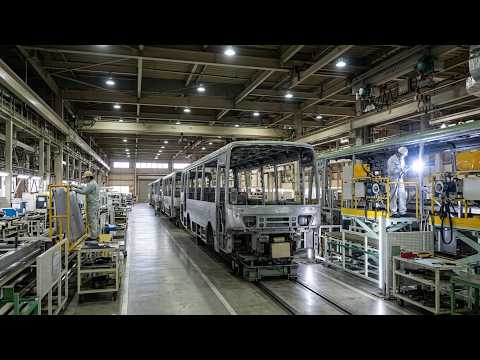 鉄の骨組みから完成まで！日本の工場で巨大バスが次々と生まれる製造プロセス