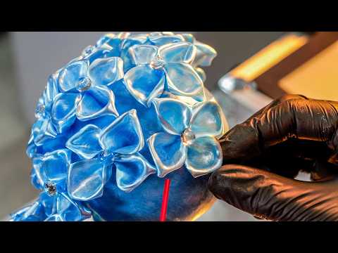 飴細工をつくるプロセス。若き職人が一晩で作り上げる飴細工「雨と紫陽花」に密着。